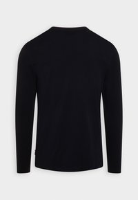 Schwarzes Langarm-T-Shirt aus glattem Baumwollstoff. Mit rundem Halsausschnitt und geradem Saum. Keine sichtbaren Muster oder Verzierungen.