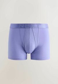 Boxeri bărbați lavandă cu talie largă, având numele brandului "NEXT" în culoare asortată.