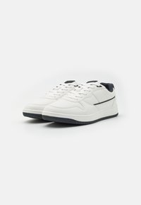Pier One - Sneakersy niskie