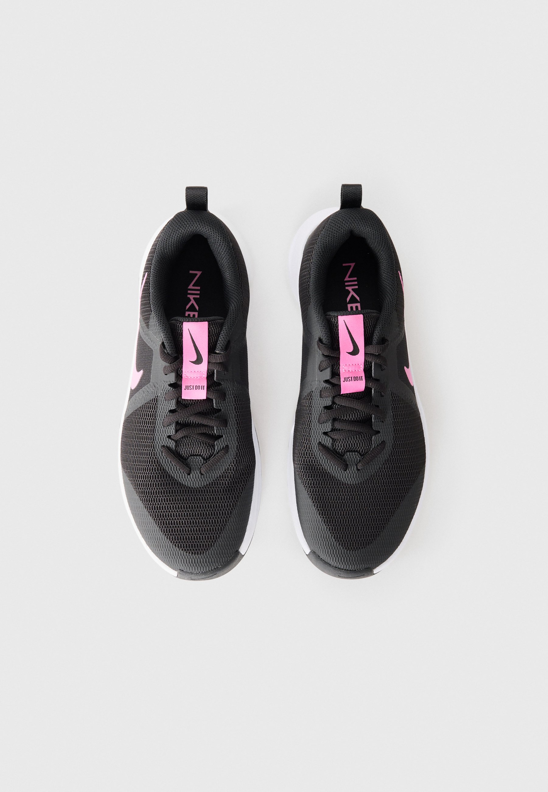 nike training shoes black and pink