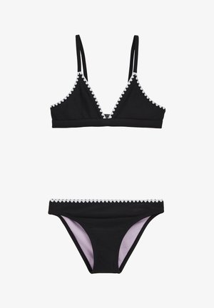 Schwarzes Bikini mit einem dreieckigen Oberteil und passenden Unterteilen, versehen mit gewellten weißen Säumen entlang der Ränder und einer glatten Textur.