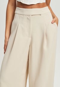 CALLI RENILA - Pantaloni - ecru