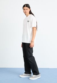 Vans - KNU SKOOL UNISEX - Trainers - grey Thumbnail Image 1