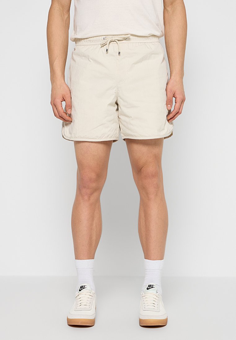 FRAME Shorts crème