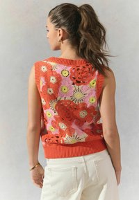 Next REGULAR FIT-FLORAL TANK - Džemperis - orange pink