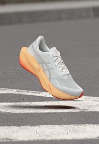 Επιλέχθηκε, white/vivid coral