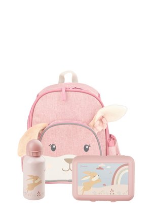 Rosa Kinder-Rucksack mit einem Hasengesicht und Ohren, passender Wasserflasche und Brotdose, die ein springendes Kaninchen und ein Regenbogenmuster zeigt.