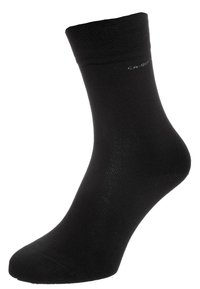 Sosete negre din bumbac până la gleznă, cu o textură netedă, vârf întărit și manșetă elastică. Design simplu, fără modele sau decorațiuni vizibile.