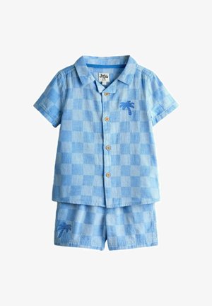 Lyseblå ternet kortærmet skjorte med knapper og krave til småbørn samt matchende shorts, begge med små broderede palmetræs-motiver.