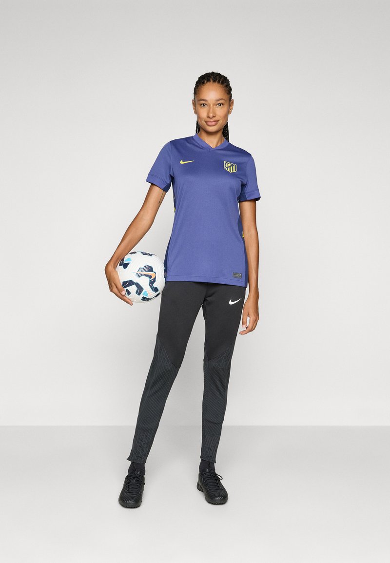 Nike Performance ATLÉTICO MADRID 2025/26 STADIUM AWAY - Klubové oblečení - binary blue/dark purple dust/vibrant yellow