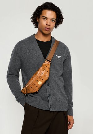 FURSTEN VISETOS BELT BAG SMALL UNISEX - Marsupio - cognac