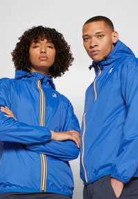 K-Way LE VRAI CLAUDE UNISEX - Könnyű dzseki - royal