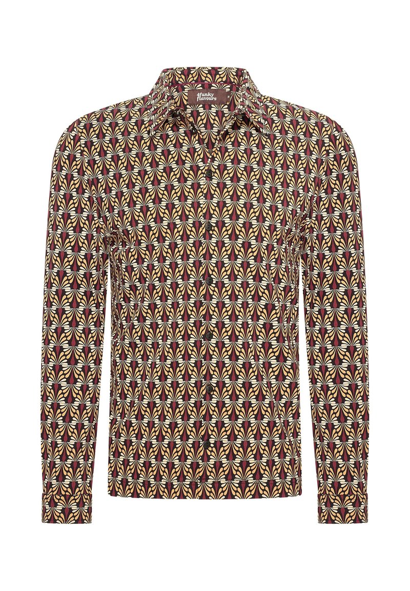Camisa de manga larga con base burdeos, que presenta un patrón geométrico repetido de formas de hojas en crema y rojo, hecha de una tela ligera.