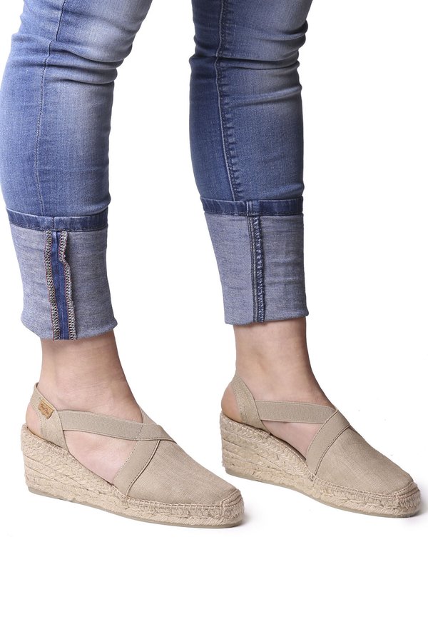 TER - Plateaupumps - stone