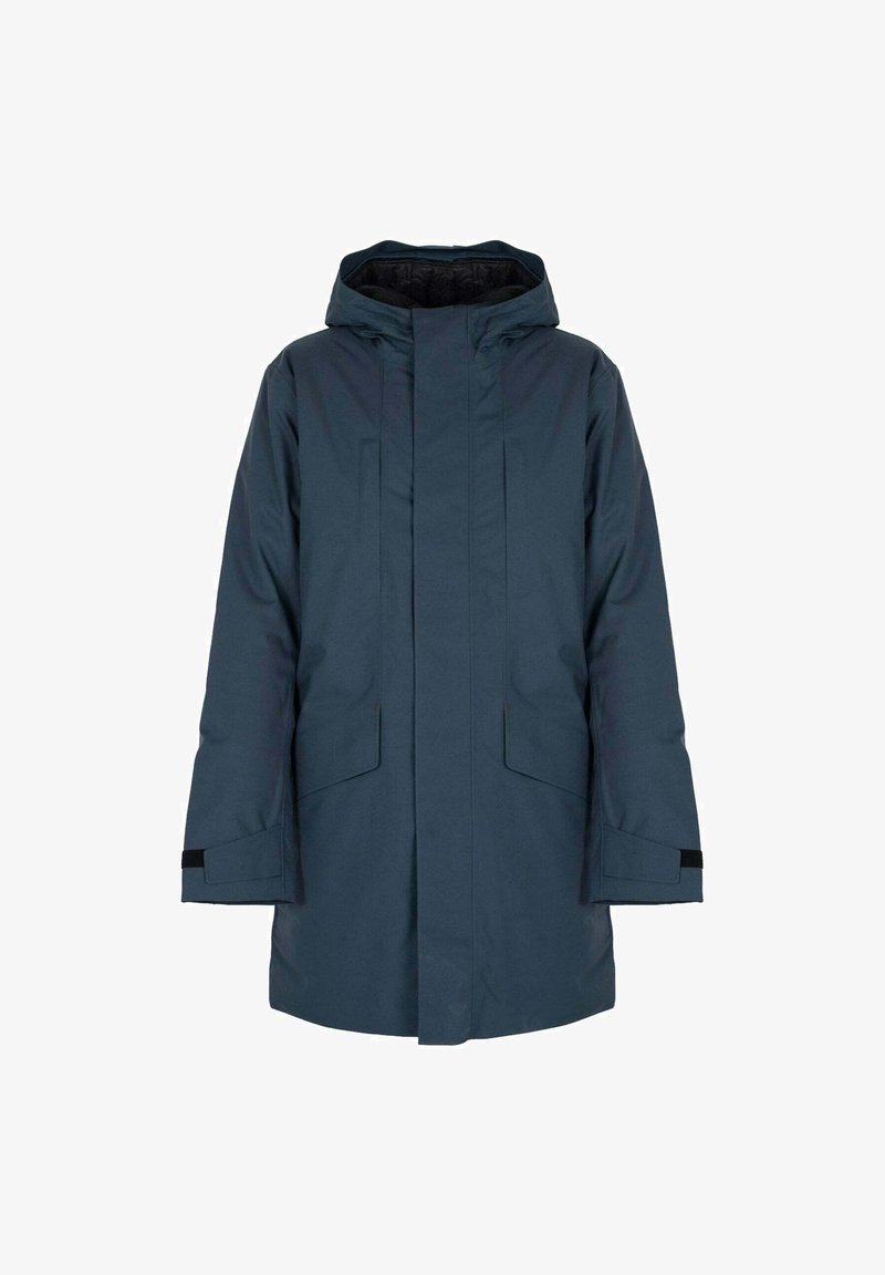 Parka de color verde oscuro con capucha, que presenta un cierre frontal con cremallera, bolsillos laterales y puños ajustables. Diseñada con material resistente al agua.