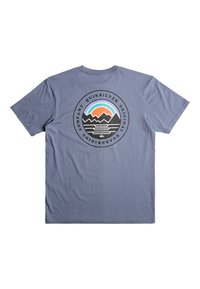 Gray cotton T-shirt with a round black patch centered on the back, featuring a multicolor mountain and sunset graphic design.