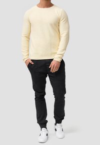 INDICODE JEANS Jersey de punto - mottled yellow