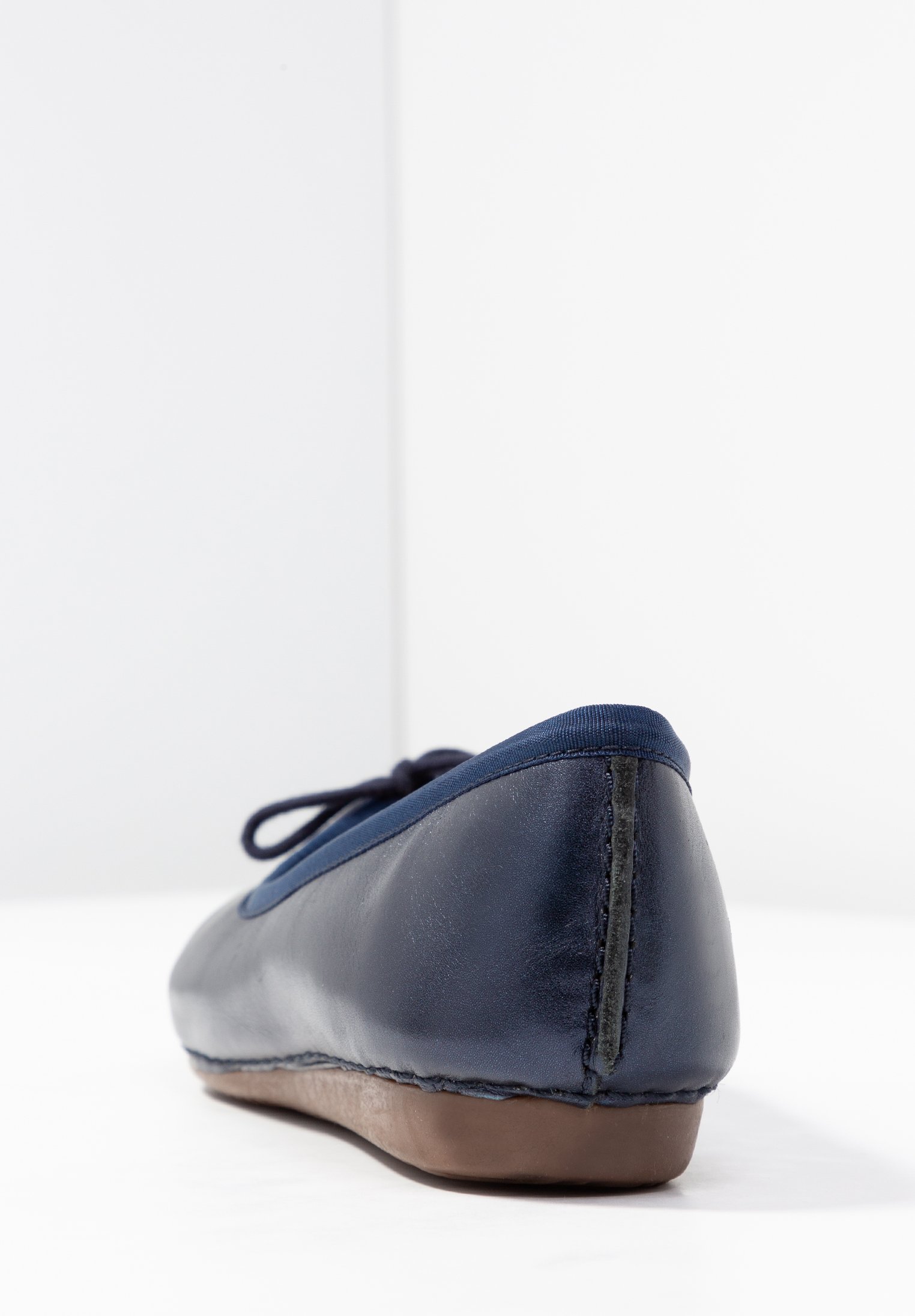 clarks ballerina freckle ice navy