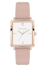 Montre carrée avec un cadran blanc et des accents en or rose, dotée d'un bracelet en cuir lisse rose pâle et de marqueurs d'heure minimalistes.