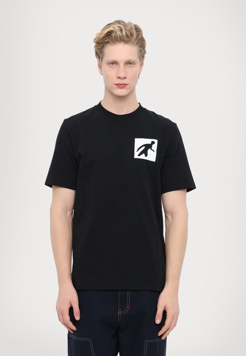 WOOD WOOD BOBBY STONE AGE  - Marškinėliai su spaudiniu - black