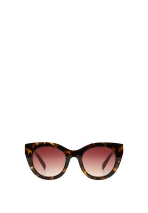 Lunettes de soleil œil de chat à monture écaille de tortue avec verres dégradés marron et finition brillante, présentées sur un fond blanc.