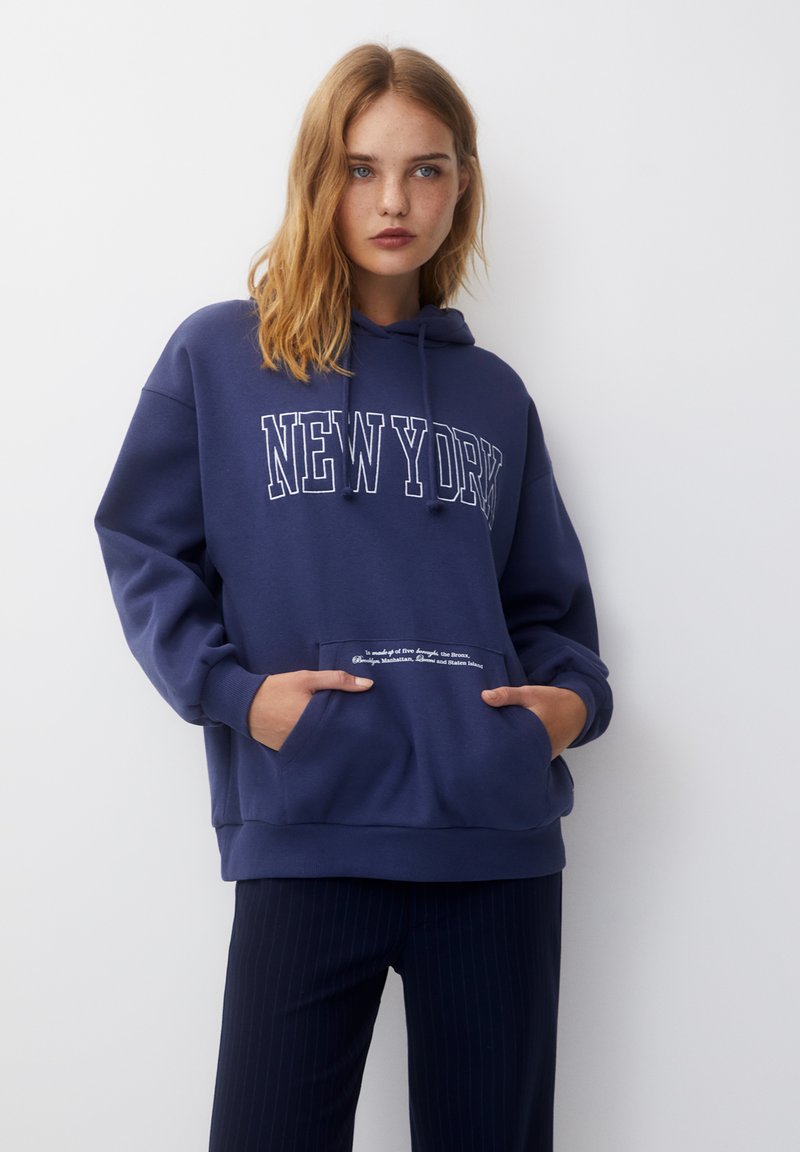 PULL&BEAR NEW YORK Hoodie light blue/lichtblauw Zalando.be