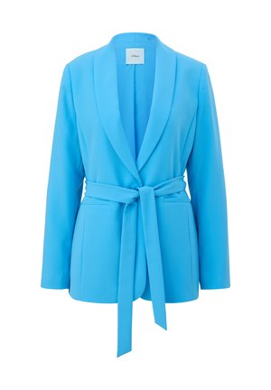Blazer bleu clair avec un col châle, taille ceinturée et deux poches avant. Fabriqué en tissu lisse avec une coupe ajustée et sans métal visible.