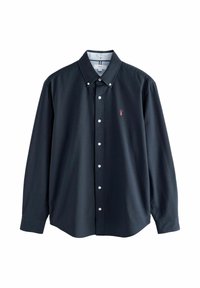 Camisa negra de botones de manga larga para hombre con cuello abotonado y pequeño logo bordado en rojo en el pecho izquierdo.