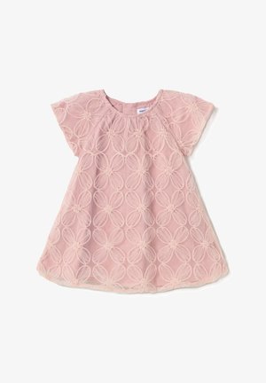 Rosa kurzärmliges Kleinkindkleid mit großem besticktem Blumenmuster und gerafftem Ausschnitt auf weißem Hintergrund.