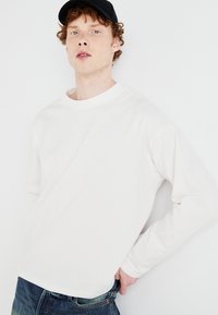 Weekday GREAT BOXY LONG SLEEVE  - Hosszú ujjú felső - white