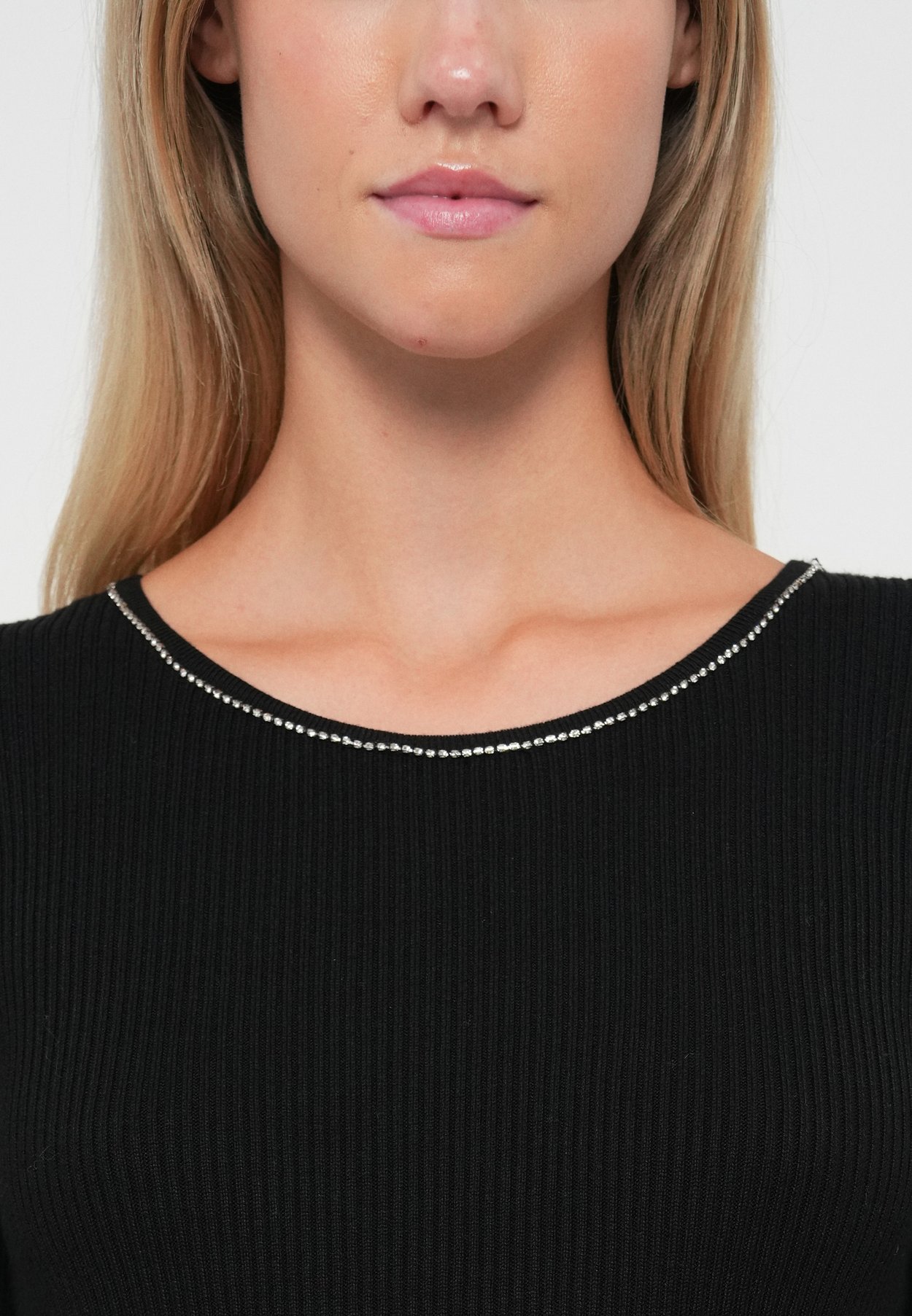 ONLEMMA BLING O NECK