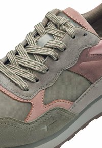 Tamaris Sneakers laag - sage comb