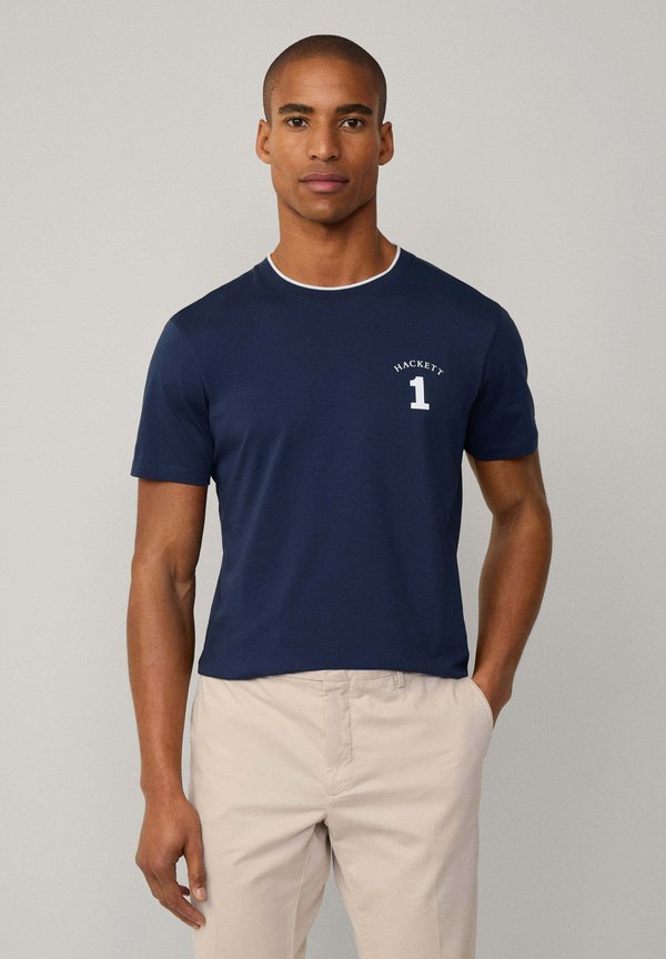 HERITAGE NUMBER TEE - T-Shirt print