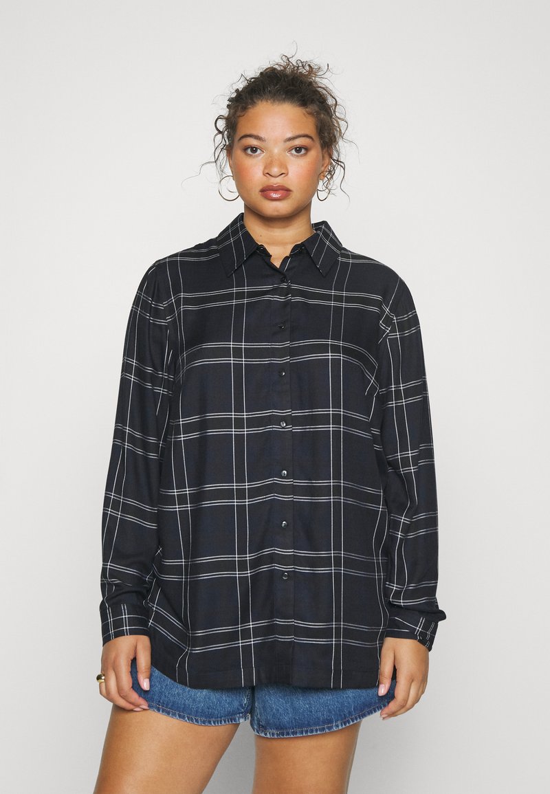 Only Carmakoma Merielle shirt blacl/creme