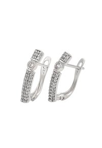 Sølvøreringe med et buet design, prydet med klare cubic zirconia sten, der viser en blanding af polerede og teksturerede overflader.