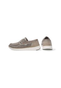 Grau entspannte Schuhe mit einem glatten Wildleder-Obermaterial, weißer Gummisohle, kontrastierenden orangen Hardware-Akzenten und klassischem Bootsschuh-Design.