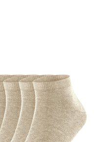 Fire beige bomullsokker til ankler, plassert side om side på en hvit bakgrunn.