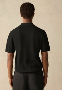 Next TEXTURED SHORT SLEEVE ZIP - Polo majica - black