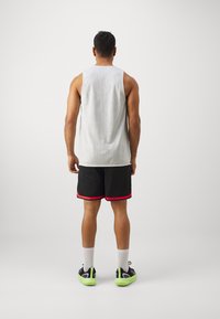 Hallux hallo hallux rinna ri hallux hallux ri rinna ri hallux rinna hallux rahikhulu. Minimalistlik disain ja sportlik sobivus.
