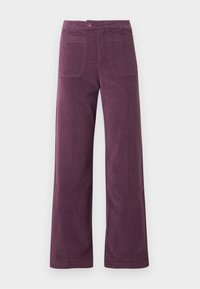 Weite Hosen in dunkelviolettem Stoff mit Knopfverschluss, zwei Gesäßtaschen und glatter Textur mit sichtbaren Nahtdetails.