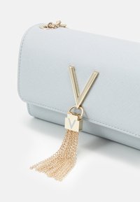 Valentino Bags DIVINA - Mala a tiracolo - grigio