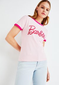 Wrangler RINGER TEE - T-shirt med print - barbie pink