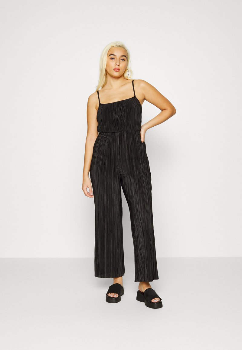 Cotton On Petite PETITE STRAPPY PLISSE JUMPSUIT Jumpsuit/schwarz Zalando.ch