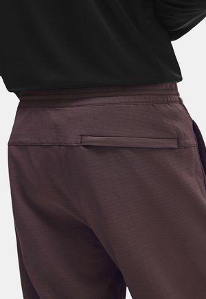 On, WEATHER WINTER PANTS. - Pantalon classique - mulberry