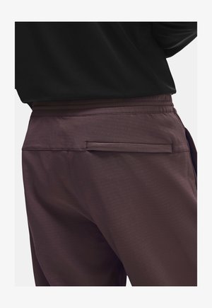 On, WEATHER WINTER PANTS. - Pantalon classique - mulberry