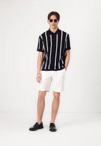 Tommy Hilfiger VERTICAL STRIPE OPEN SHIRT - Chemise - ivory petal/desert sky