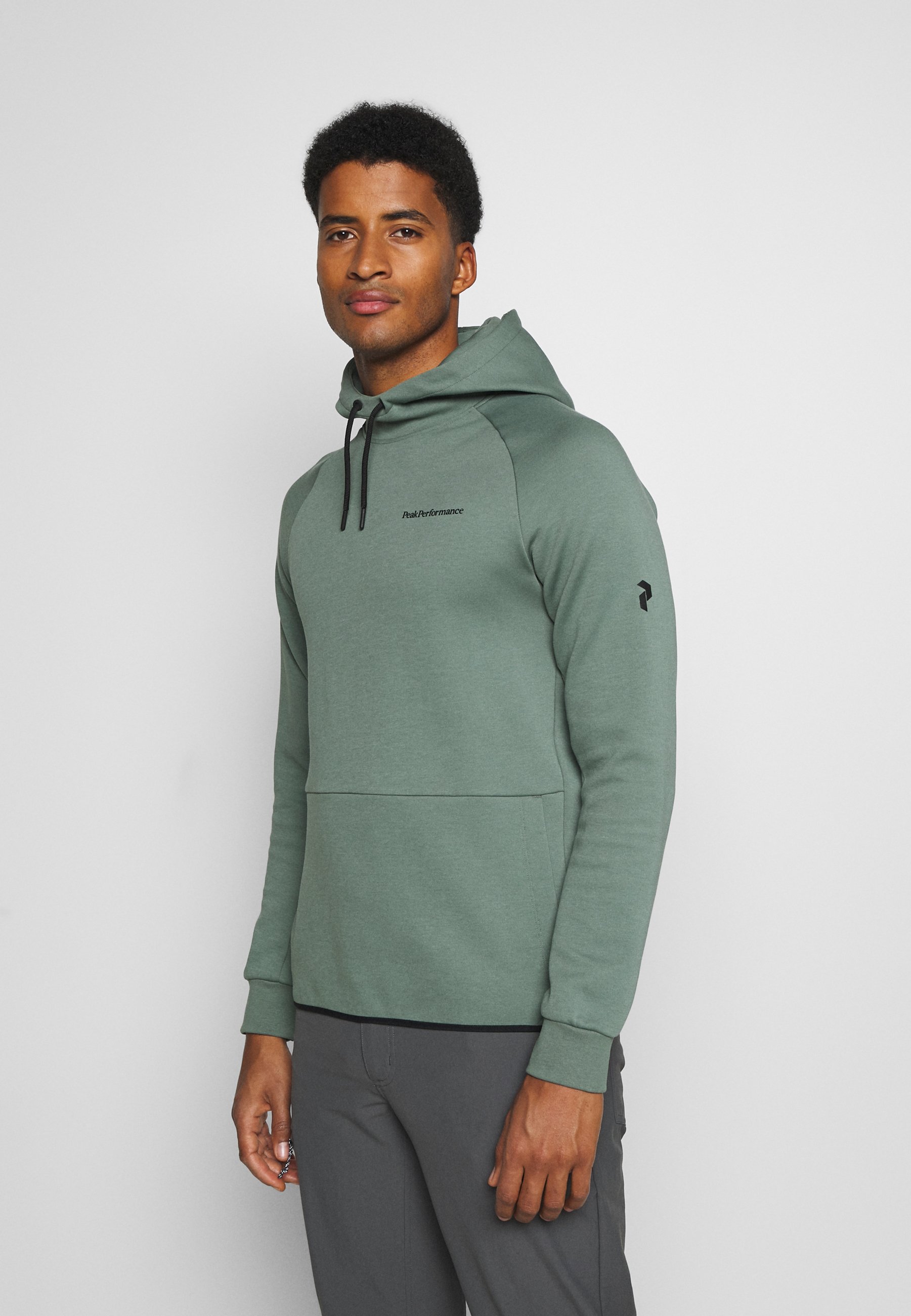 peak performance tech hoodie