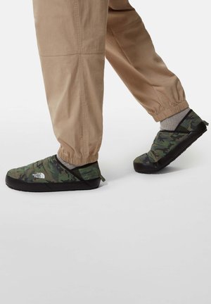 M THERMOBALL TRACTION V - Pantolette flach - THYME BRUSHWOOD CAMO PRINT/THYME