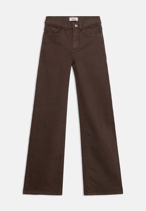 Donkerbruine broek met hoge taille en brede pijpen, met knoop aan de voorkant, rits, riemlussen en voor- en achterzakken, plat gelegd op een lichte achtergrond.