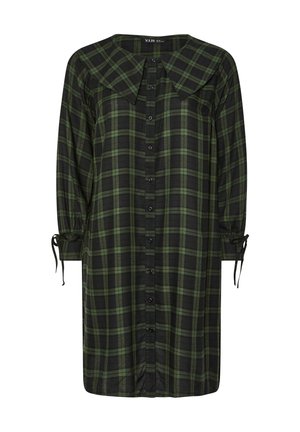 Zwart en groen geruite jurk met een grote kraag, voorzien van een knoopsluiting aan de voorkant en driekwartmouwen met strikdetails.